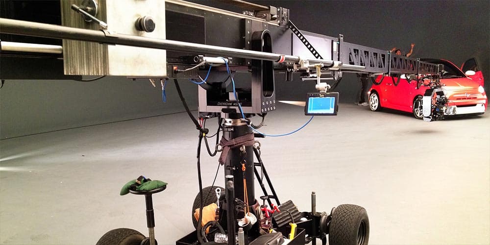 Techno 30' on set
